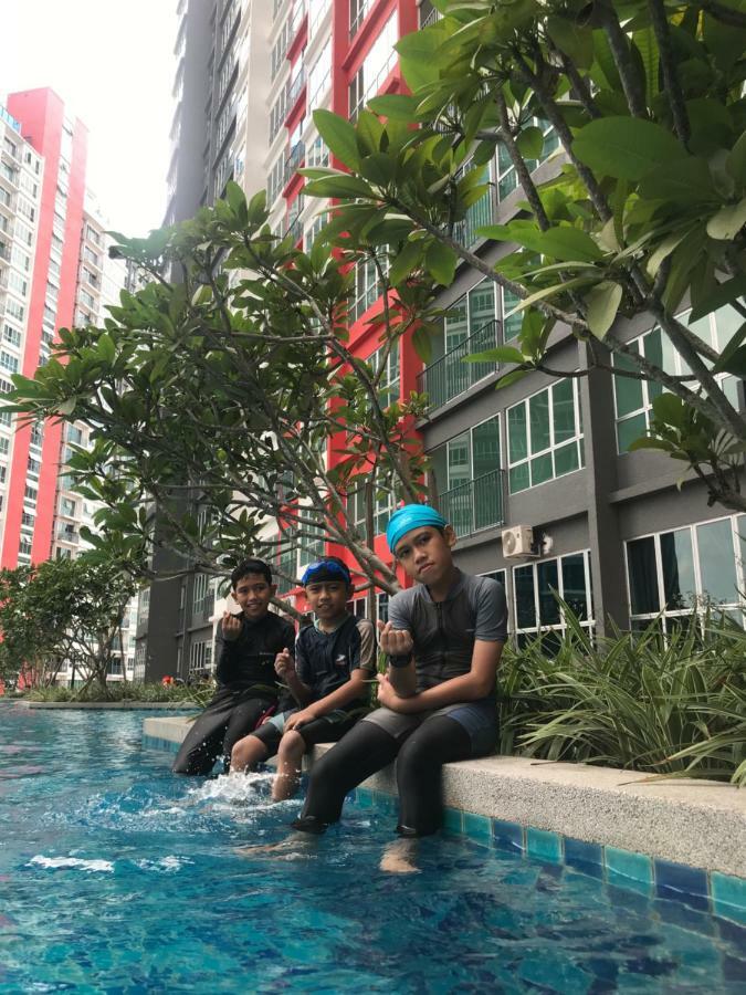The Zizz Homestay@damansara Damai Apartment *