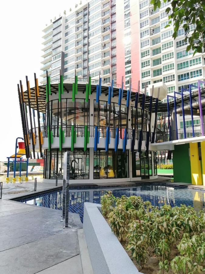 The Zizz Homestay@damansara Damai Apartment Petaling Jaya