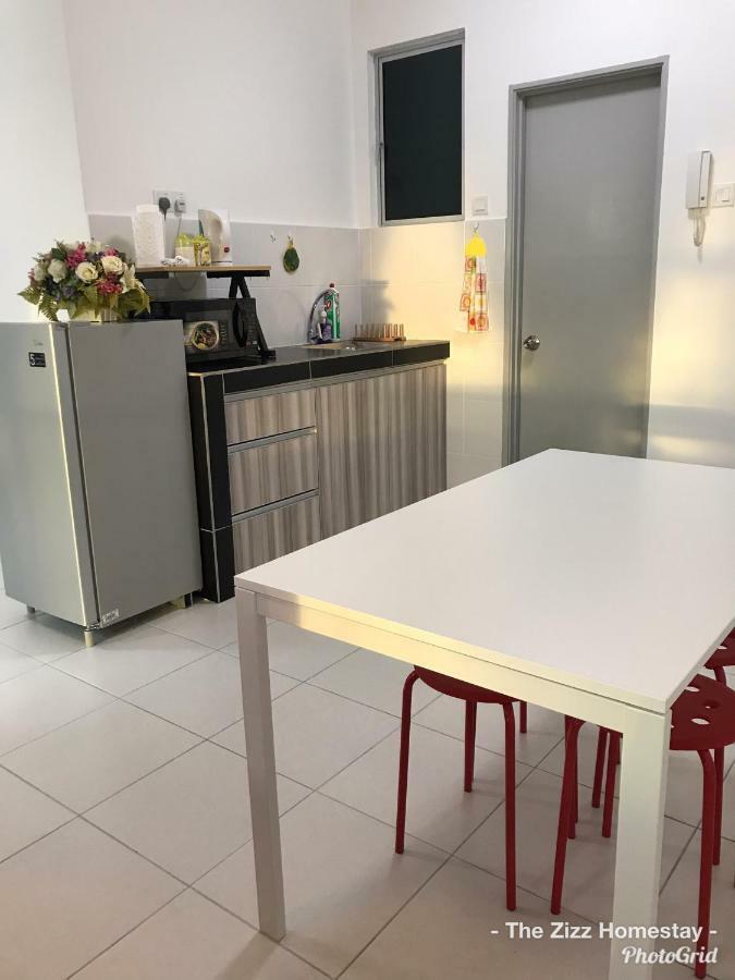 Apartment The Zizz Homestay@damansara Damai